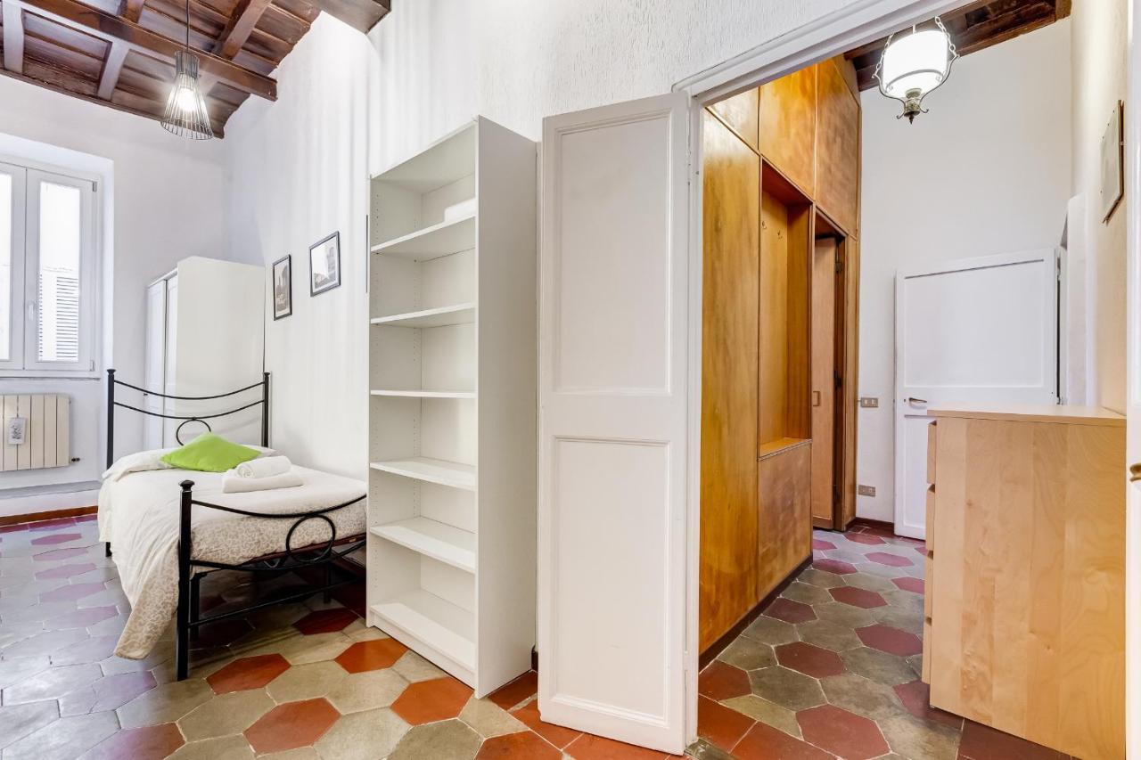 Spanish Steps Spacious Apartment Rom